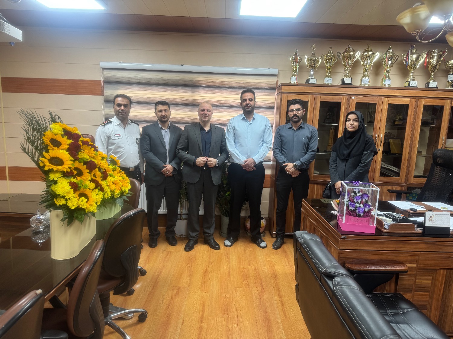 حضور مدیر بیمارستان و تیم همراه در سازمان آتش نشانی به مناسبت روز آتش نشانی